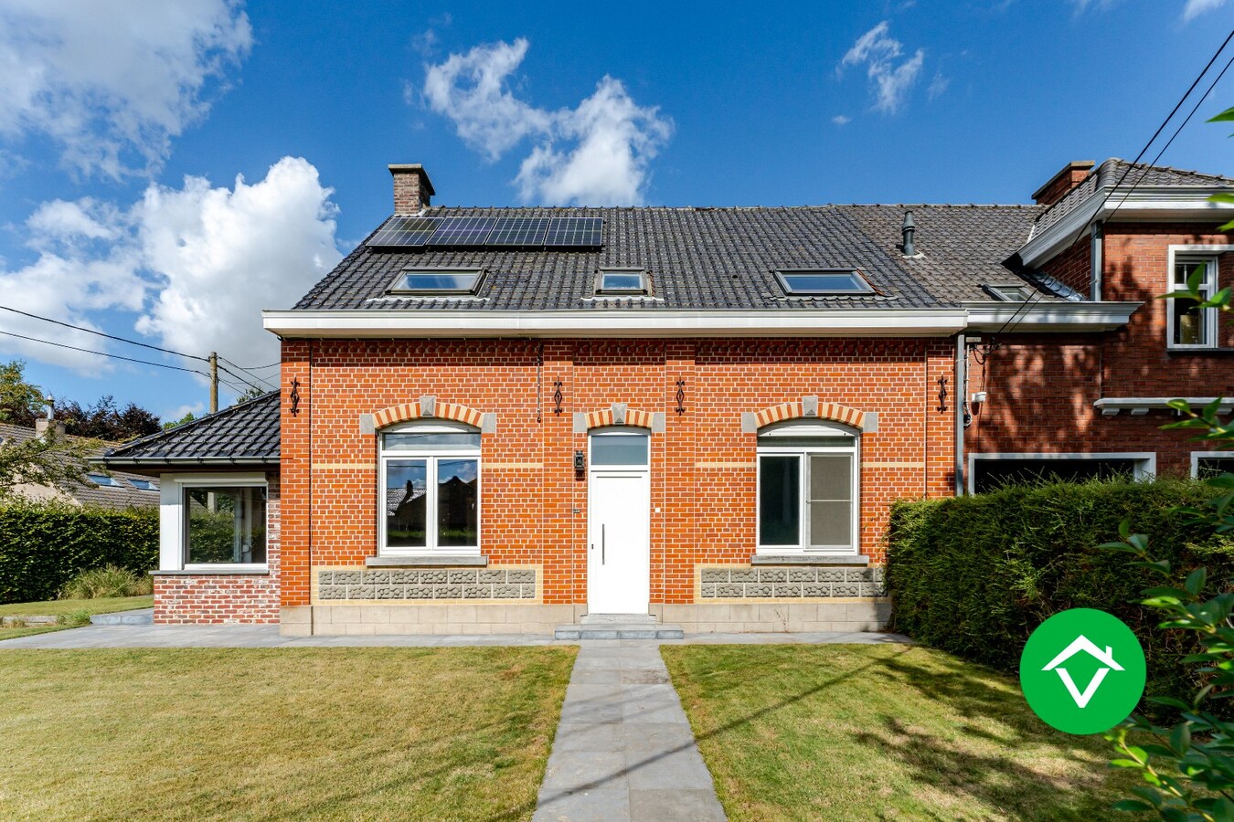 Ruime halfopen bebouwing met 4 slaapkamers en ruime tuin! 