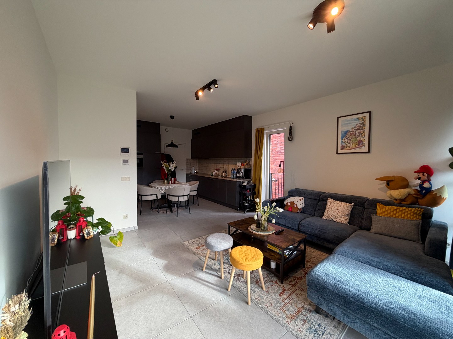 Recent appartement, gelegen op de eerste verdieping, met 2 slaapkamers! 