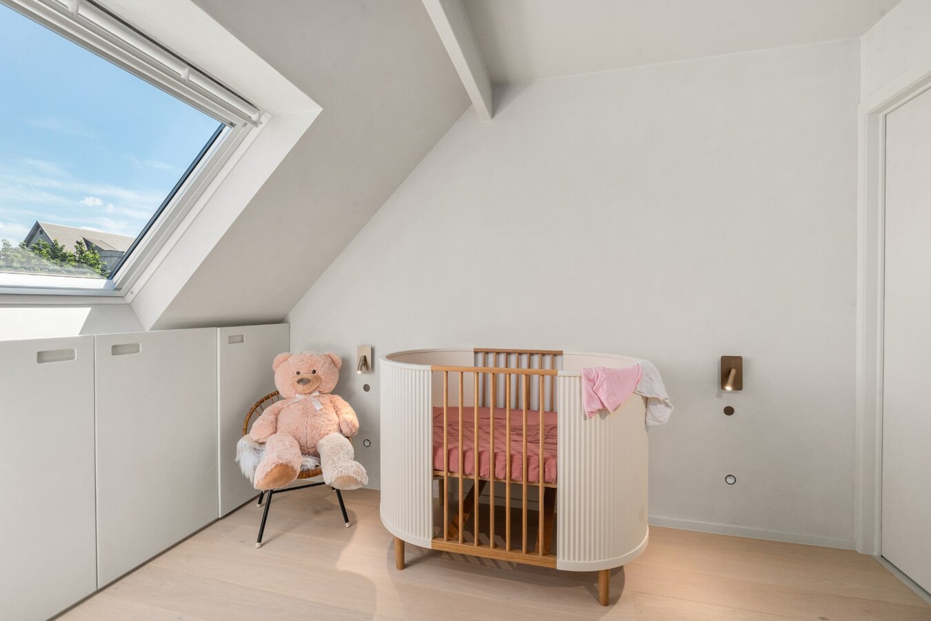 Exclusief gerenoveerde villa in een rustige doodlopende straat nabij het centrum van Knokke 