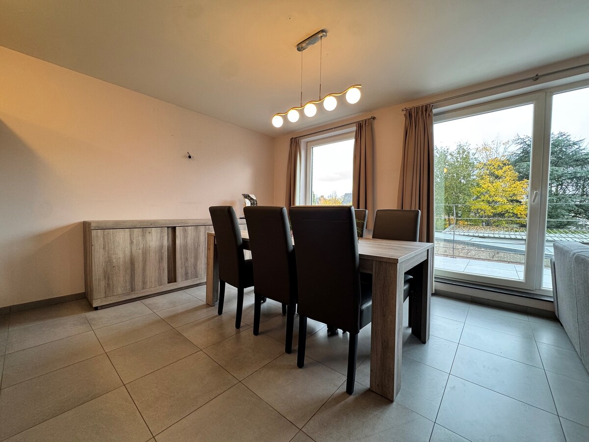 Instapklaar appartement met 2 slaapkamers en garage te Torhout 