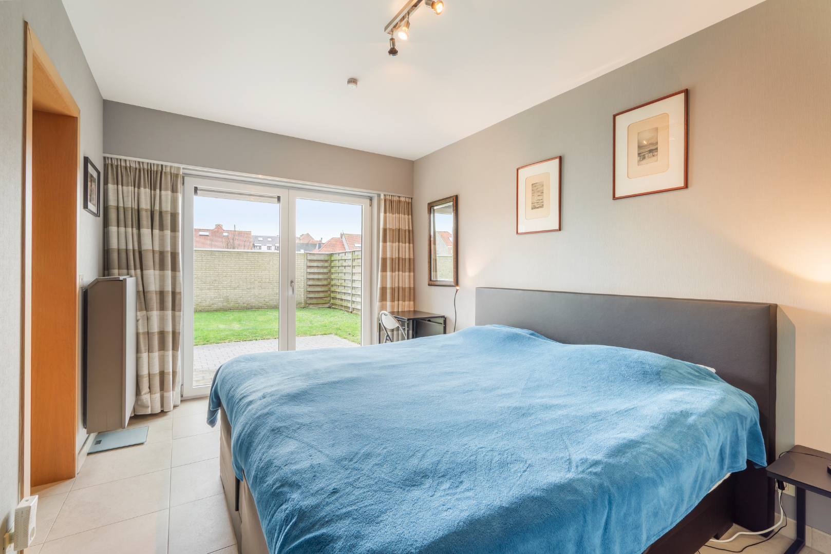 VAKANTIE APPARTEMENT MET ZONNIGE TUIN (VAKANTIEVERHUUR) 