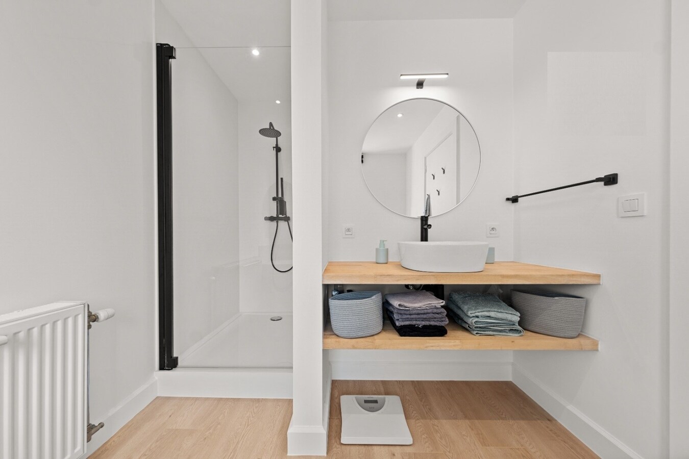 Mooi gerenoveerde woning met terrastuin *** PAS VRIJ VANAF 1 JANUARI, NIET VROEGER! 