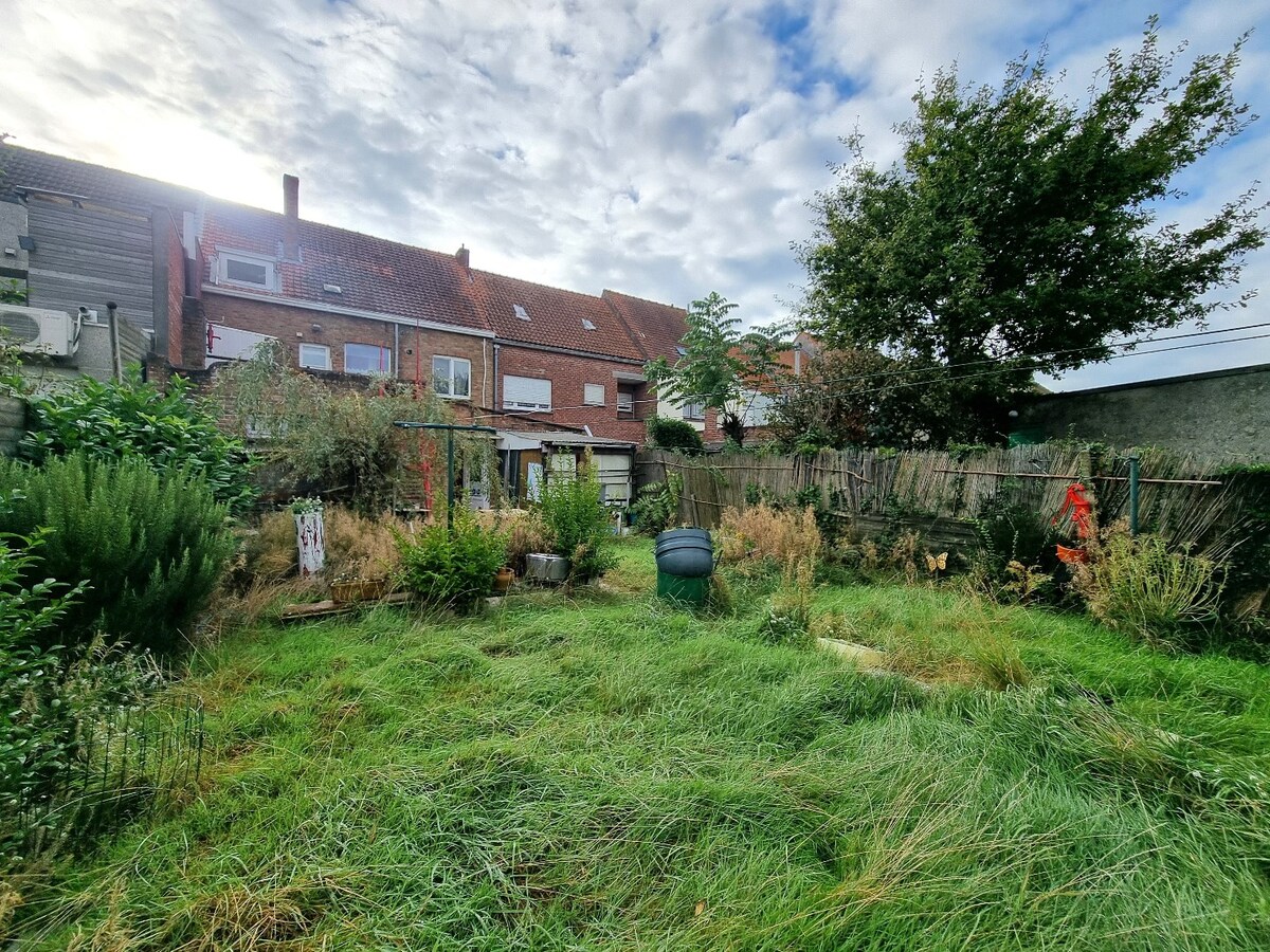 Te renoveren, zeer ruime woning te Zeebrugge 