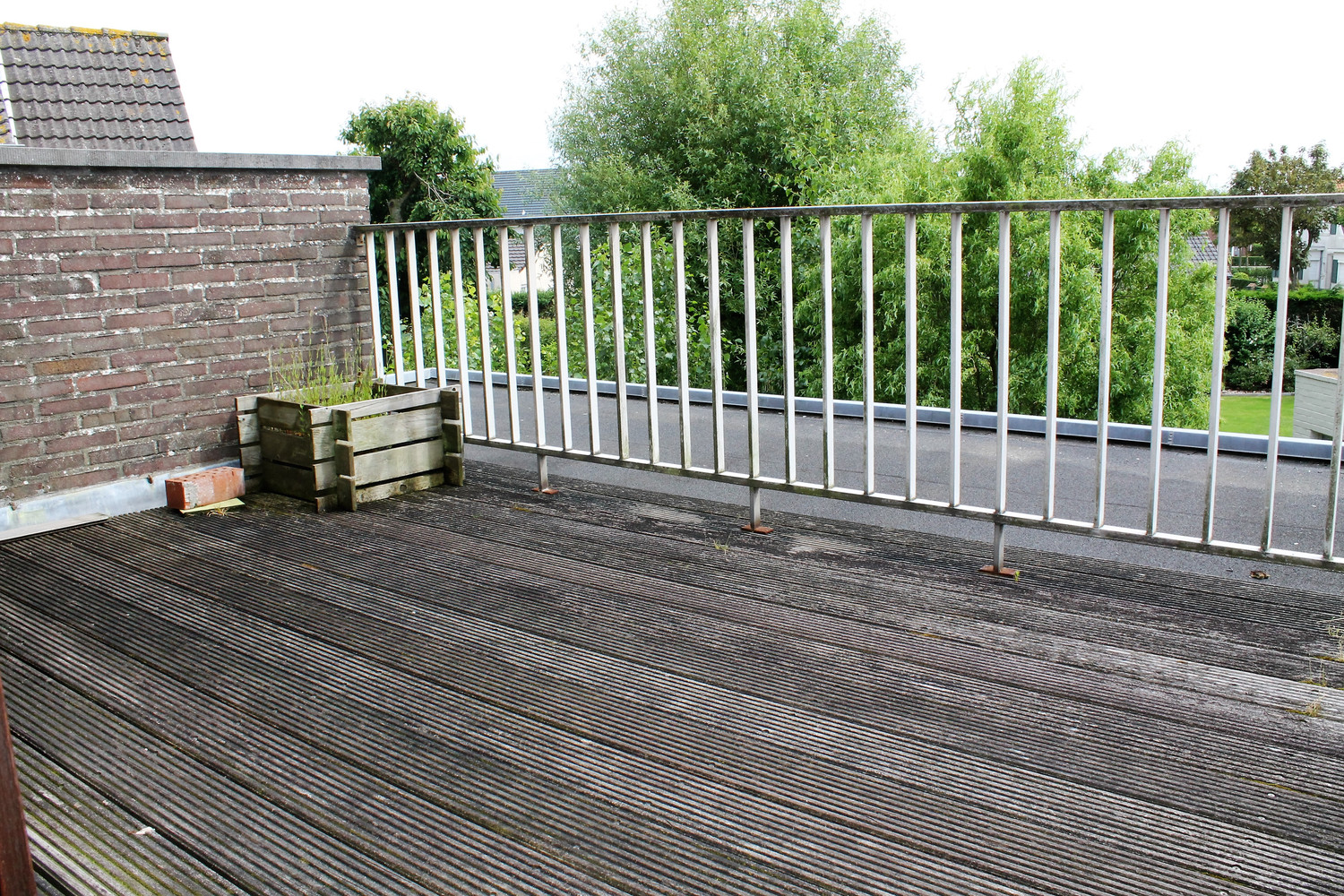 Rustig gelegen ruime woning met zonnige tuin &amp; terrassen 