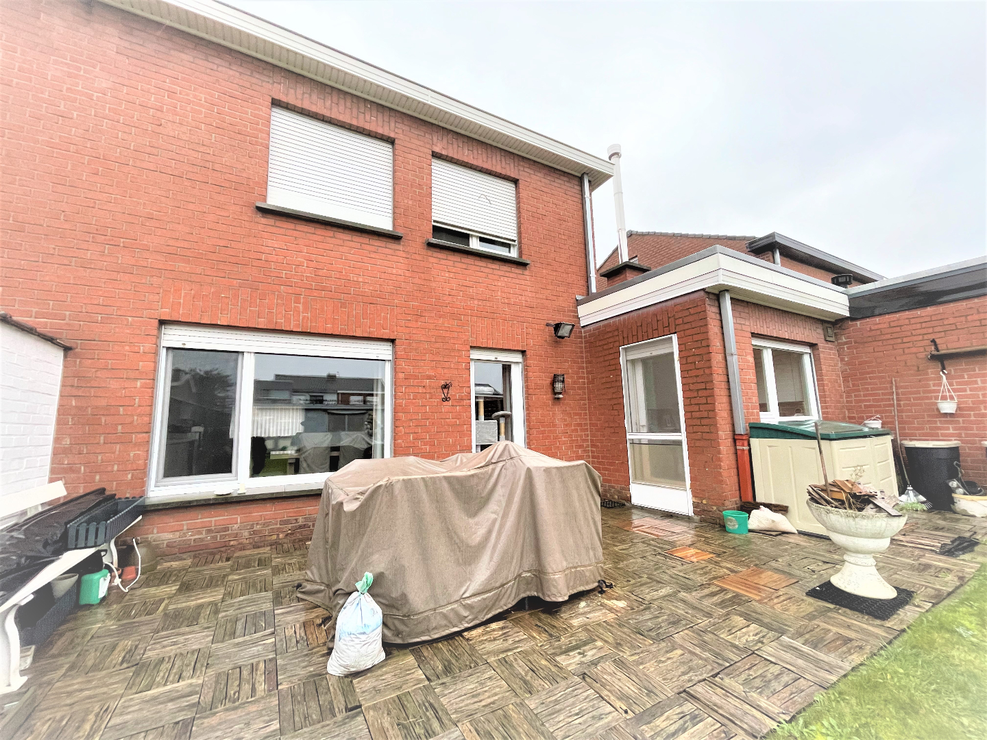 Woning met 3 slaapkamers en garage in rustige buurt 