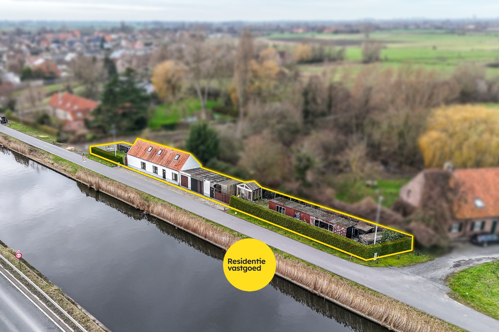 Woonhuis met tuin gelegen langs de vaart Plassendale - Nieuwpoort 