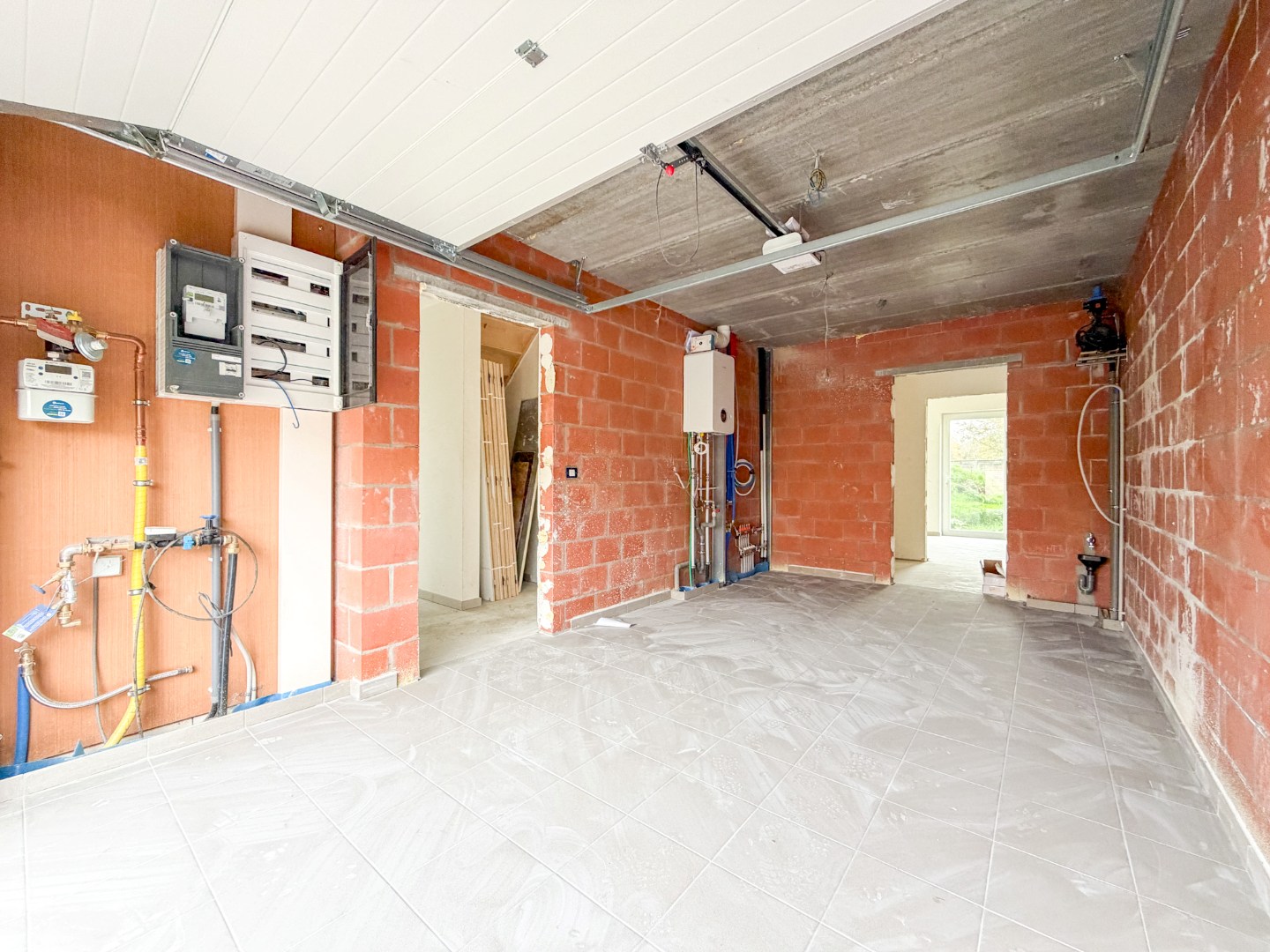 Rustig gelegen energiezuinige nieuwbouwwoning met 4 slpk, op ruim perceel, Torhout. 