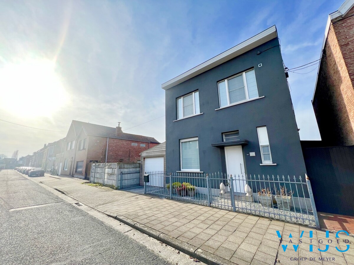 Prachtige gezinswoning op een rustige locatie ! 