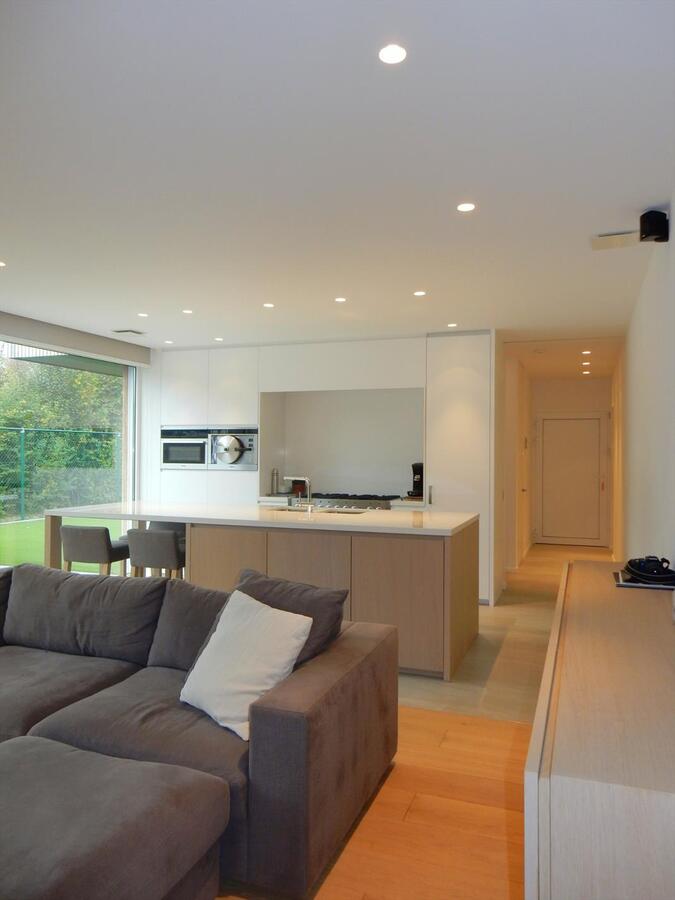 Bedrijfsgebouw met prachtige  woonst 