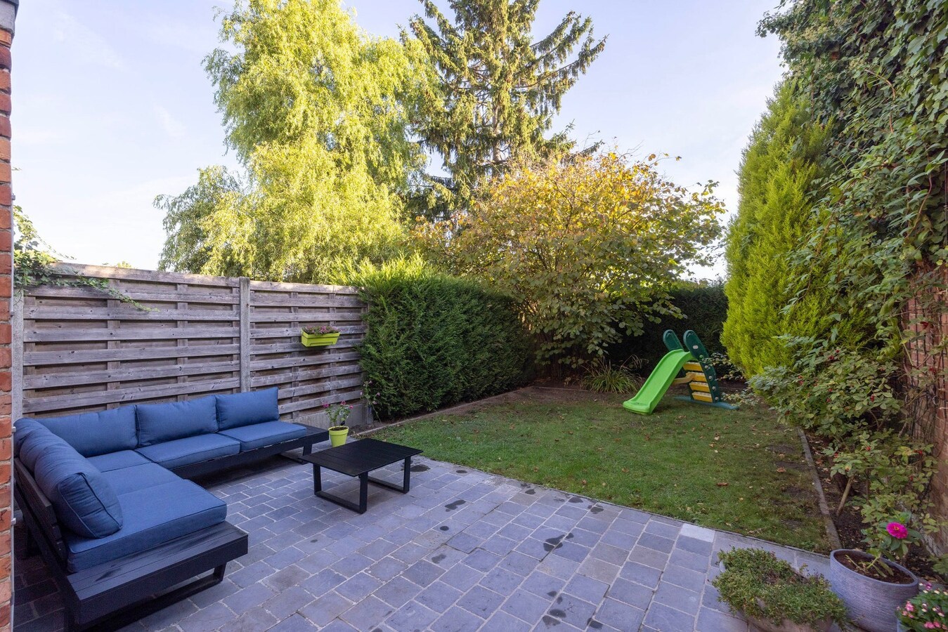Goed gelegen gezinswoning met tuin en 3 slpks 