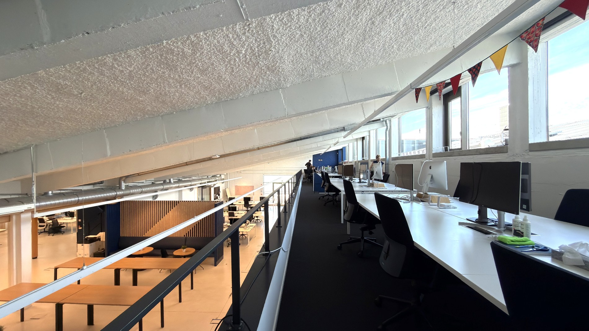 Gerenoveerde loftkantoren te huur in Hangar 26 in Antwerpen
