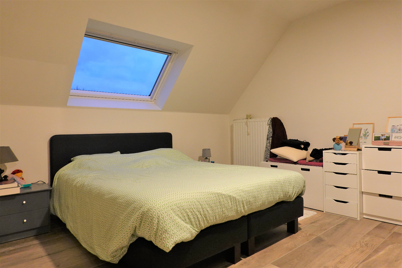 Modern duplex-appartement met garage te Snellegem 