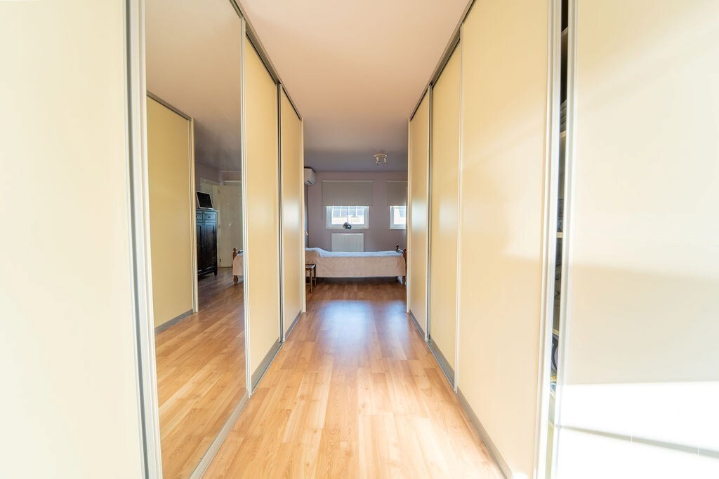 Ruime villa met paardenaccommodatie en wedstrijdstal gelegen te Herk-de-Stad - EPC-label: B - Bewoonbare vloeroppervlakte: 296m² 