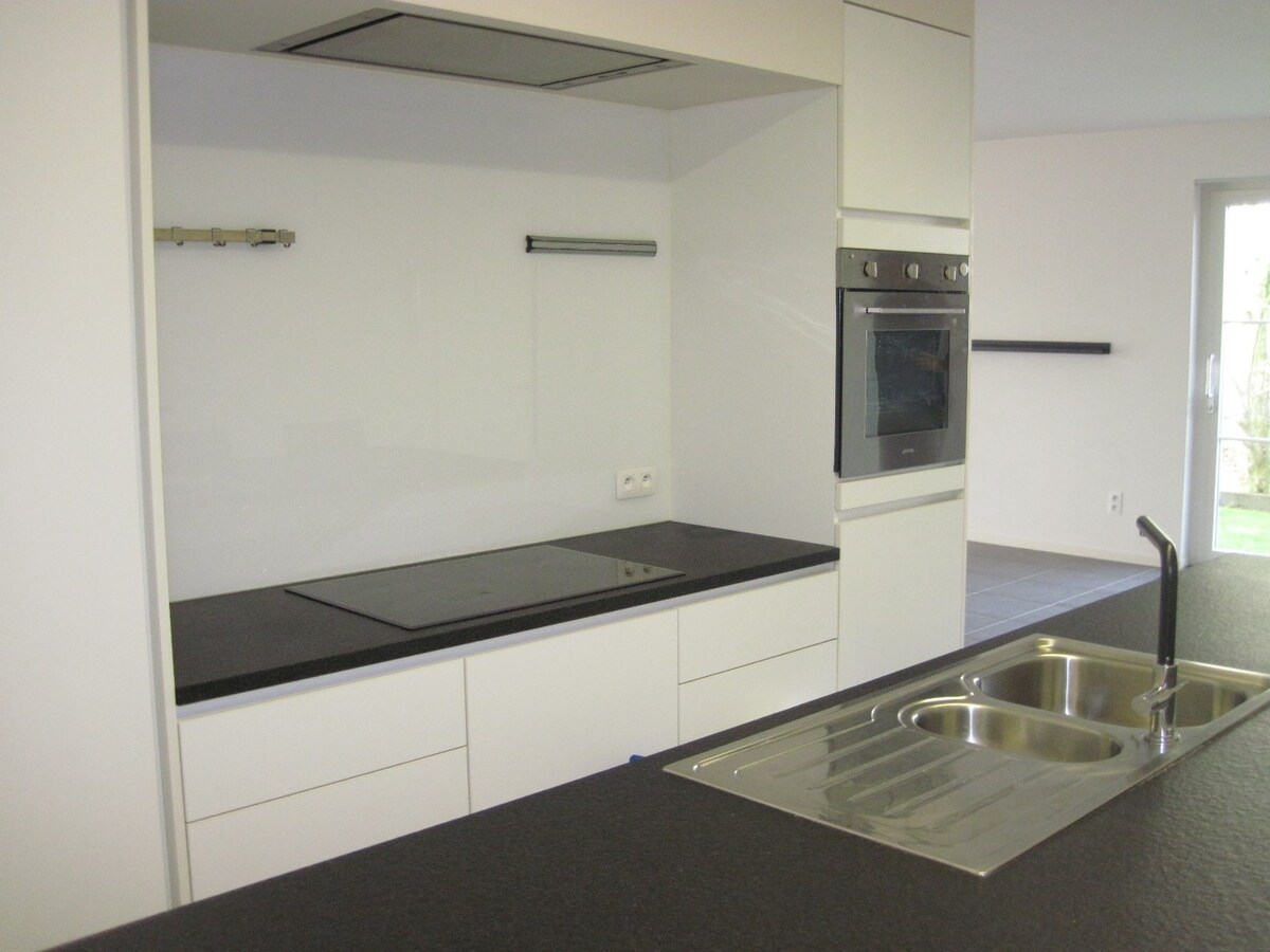 Hedendaags 2-slpk-appartement met groot terras 