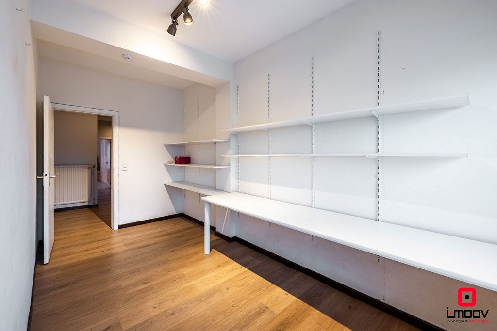 Ruim appartement met terras en garage op toplocatie in Gent 