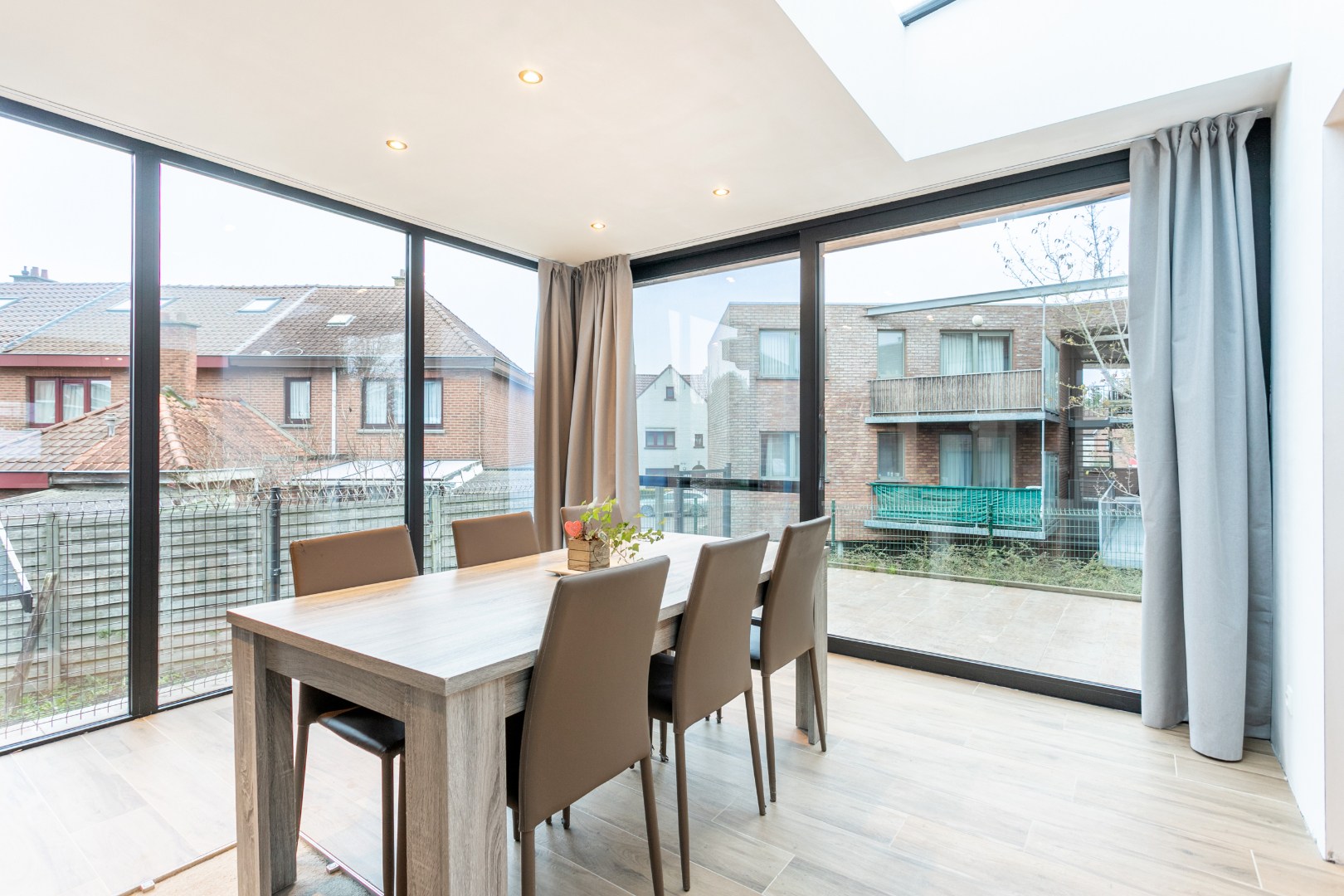 Rustig gelegen halfopen woning met 3 slpks en tuin te Buizingen 