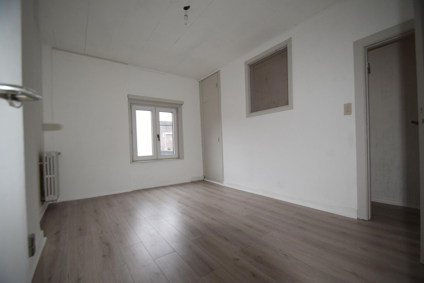 Ruime woning nabij Sint-Amandsplein, vlot bereikbaar 