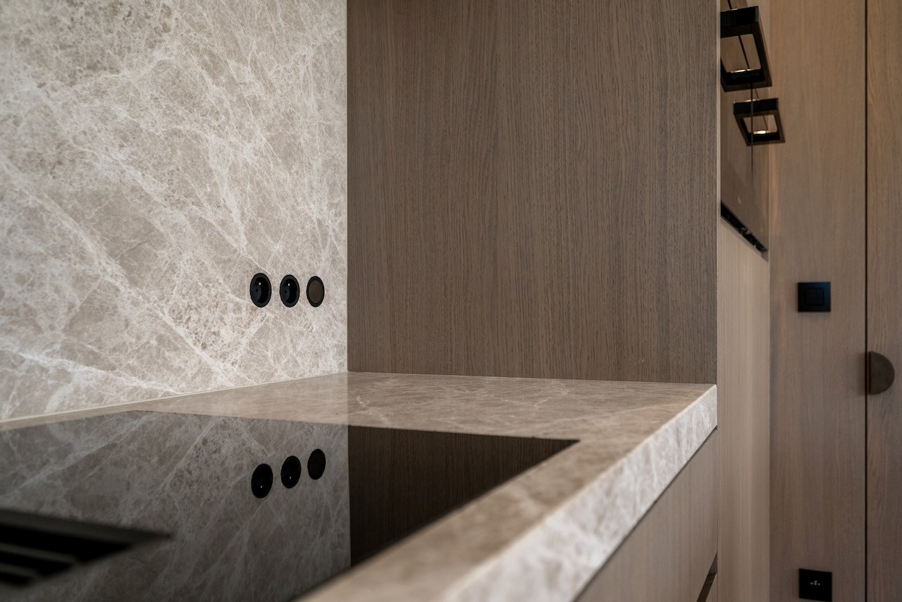 Cette magnifique maison individuelle rénovée avec une allée située dans un quartier calme à Knokke, offre tout ce dont vous avez besoin pour vivre confortablement. 