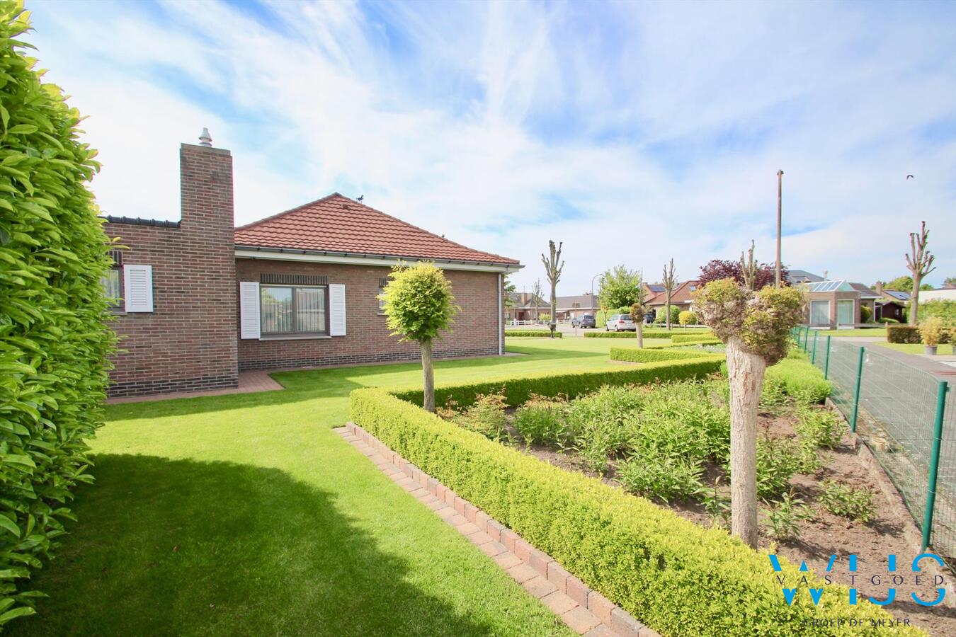 PERFECT onderhouden bungalow in een rustige woonwijk te ERTVELDE 