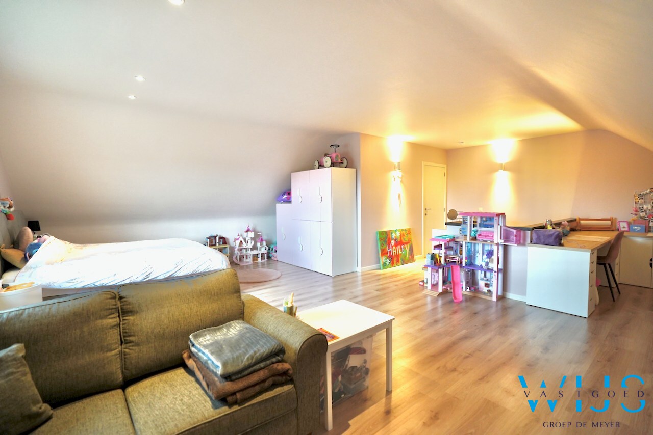 Prachtige recente woning in een zeer rustige wijk te Ertvelde ! 