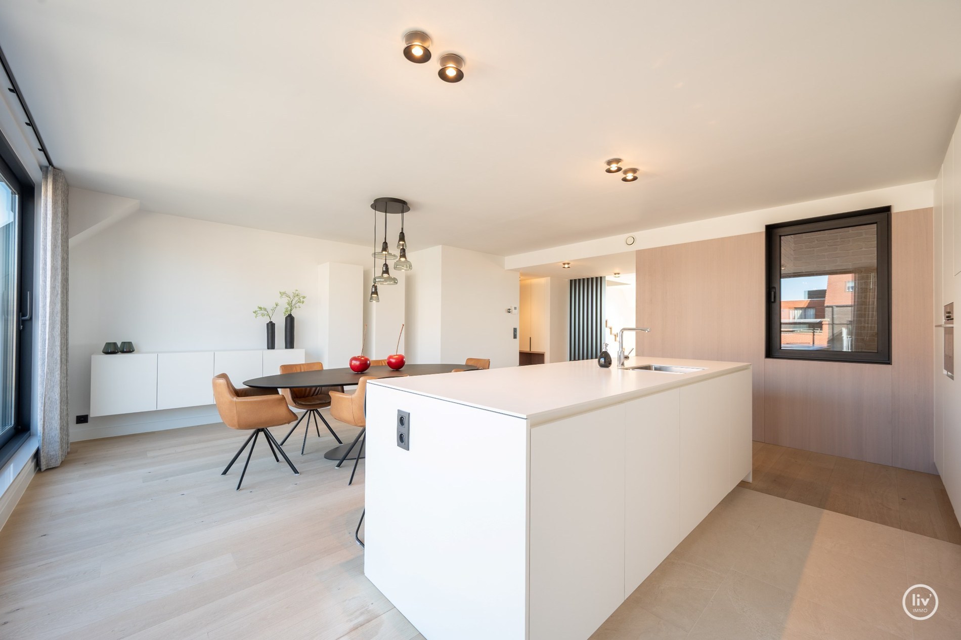 Élégant et récemment rénové duplex appartement au cœur de Knokke. 