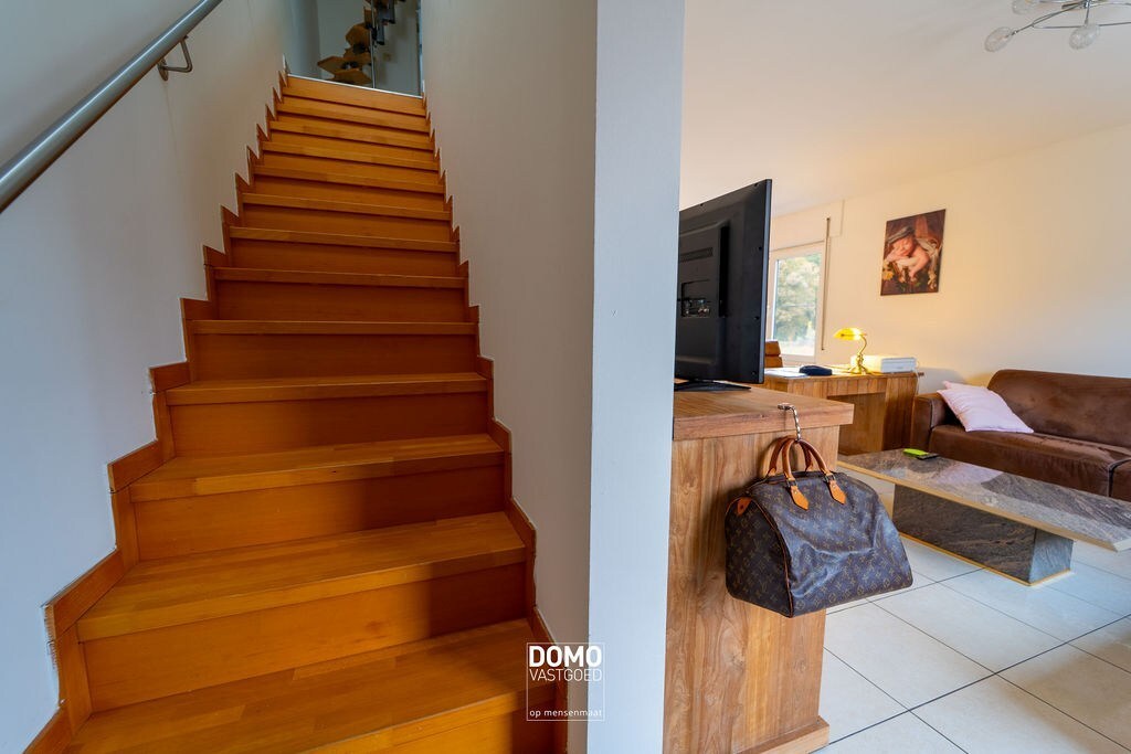 INSTAPKLAAR DUPLEXAPPARTEMENT MET TERRAS EN AUTOSTANDPLAATS IN HEUSDEN-ZOLDER 