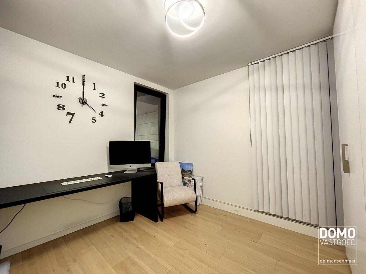 Luxe appartement met terras, ruime slaapkamer en bureau te Hasselt,  94m² bewoonbare oppervlakte 