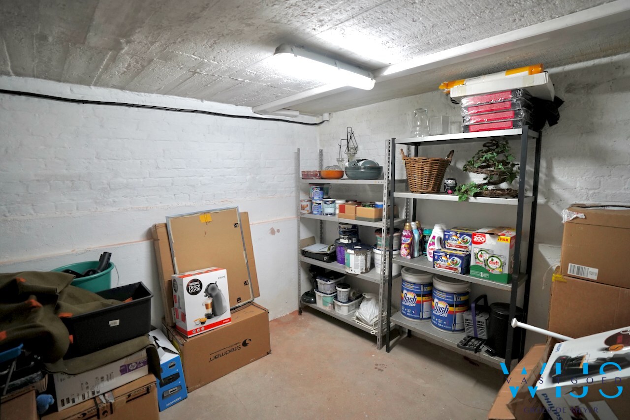 Zeer ruim en stevig woonhuis te Rieme ! 