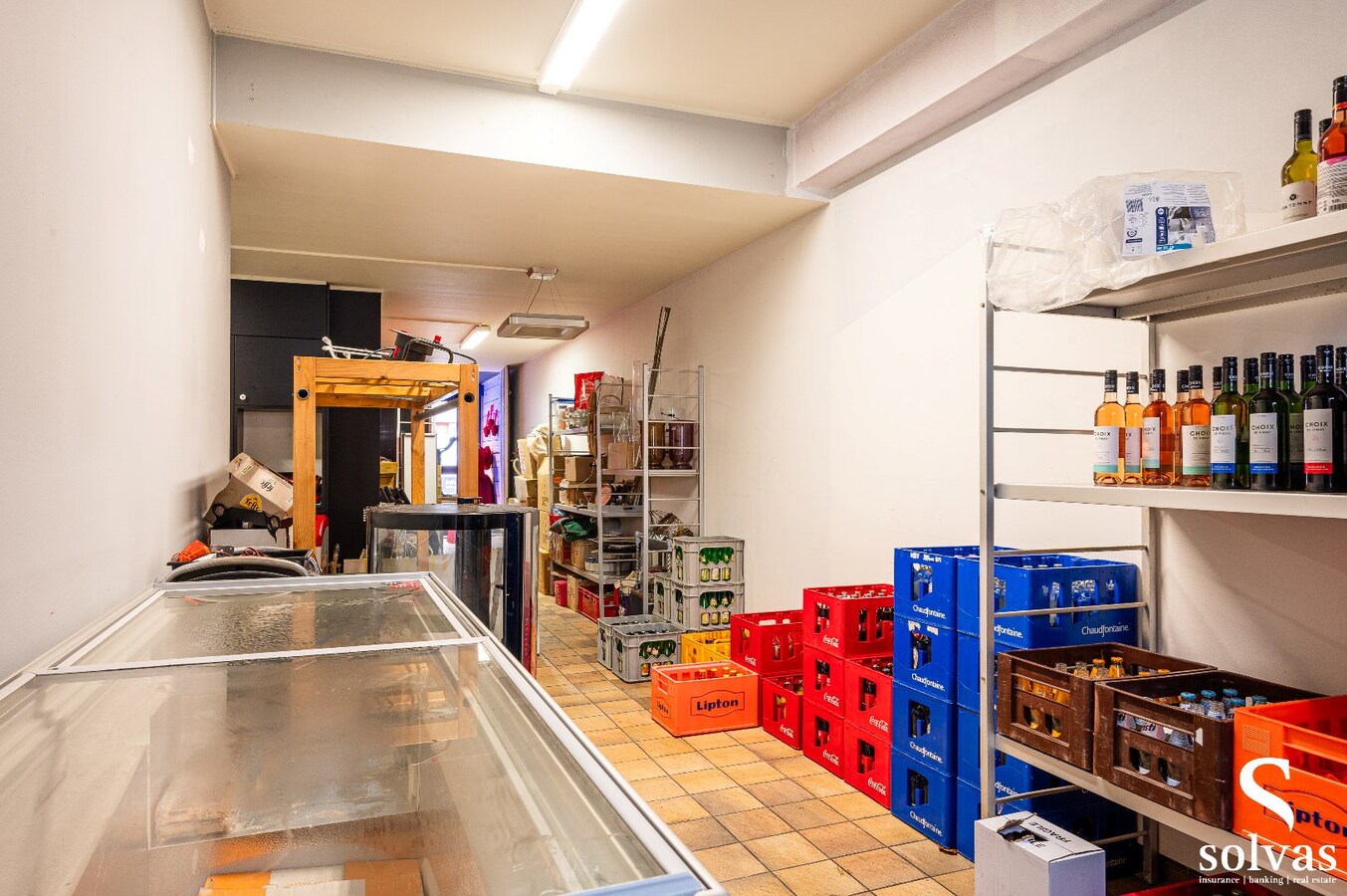 Gebouw met 4 appartementen en 2 handelspanden in centrum Maldegem 