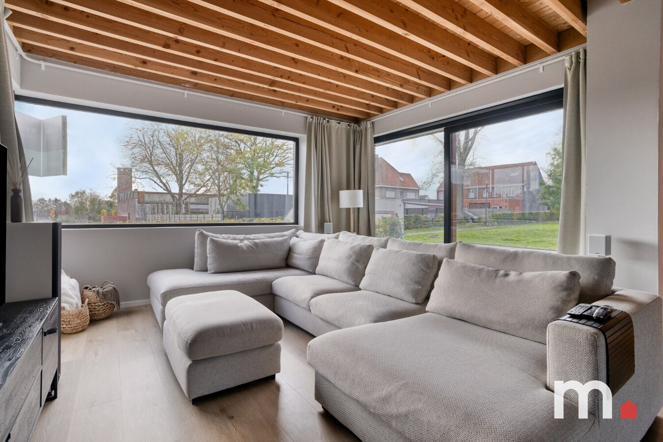 Unieke Villa te Lendelede met 5 slaapkamers met hoogwaardige afwerking ! 