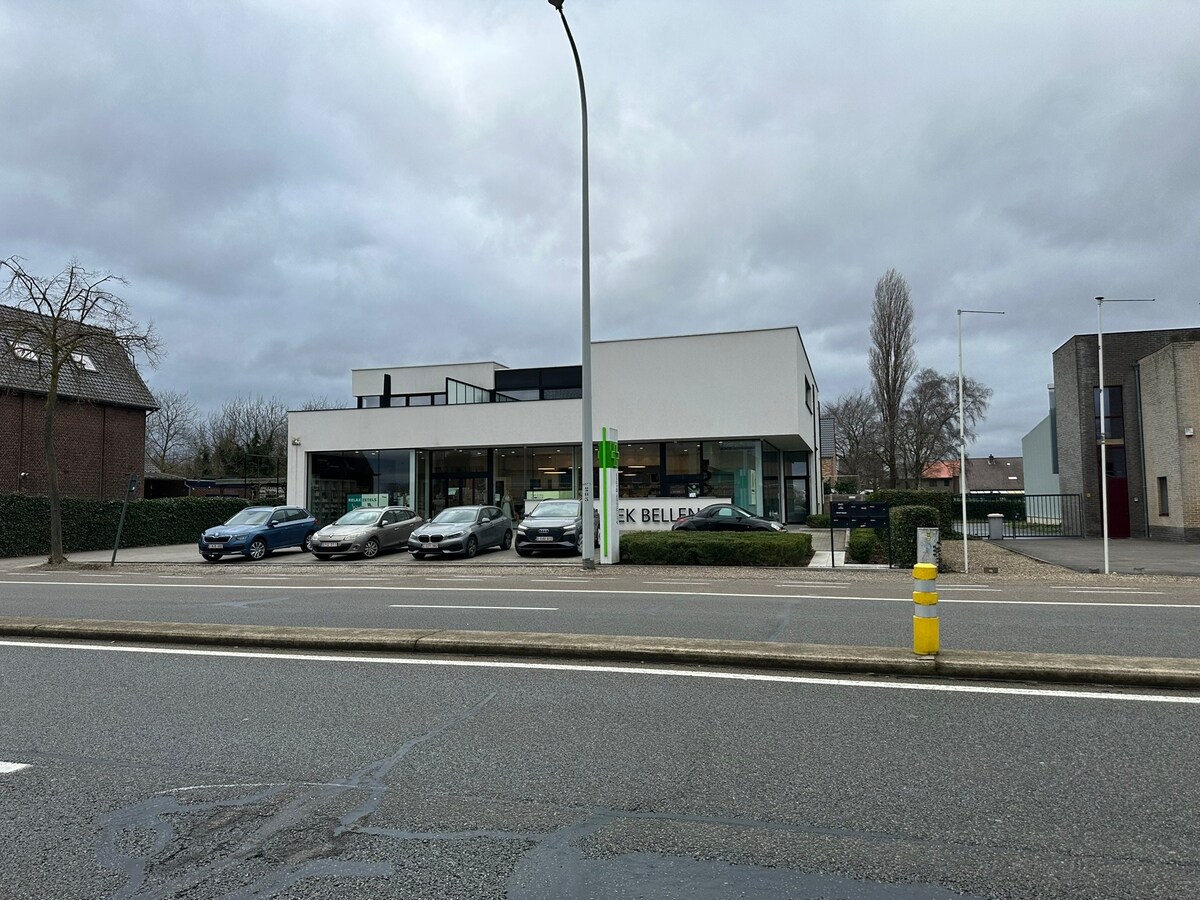 Recent appartement met 2 slaapkamers, terras 