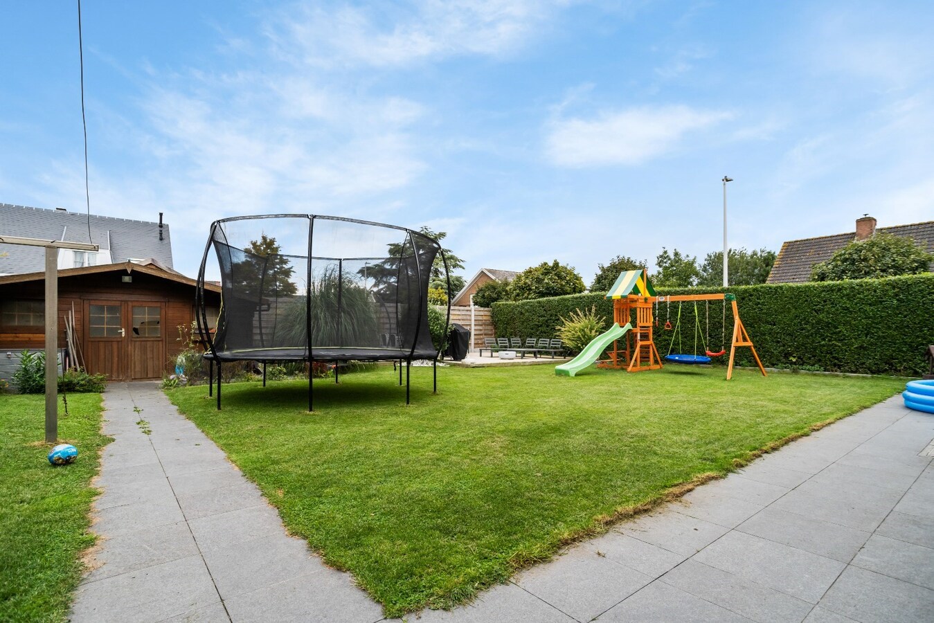 Centraal gelegen, halfopen woning op perceel 624m² 