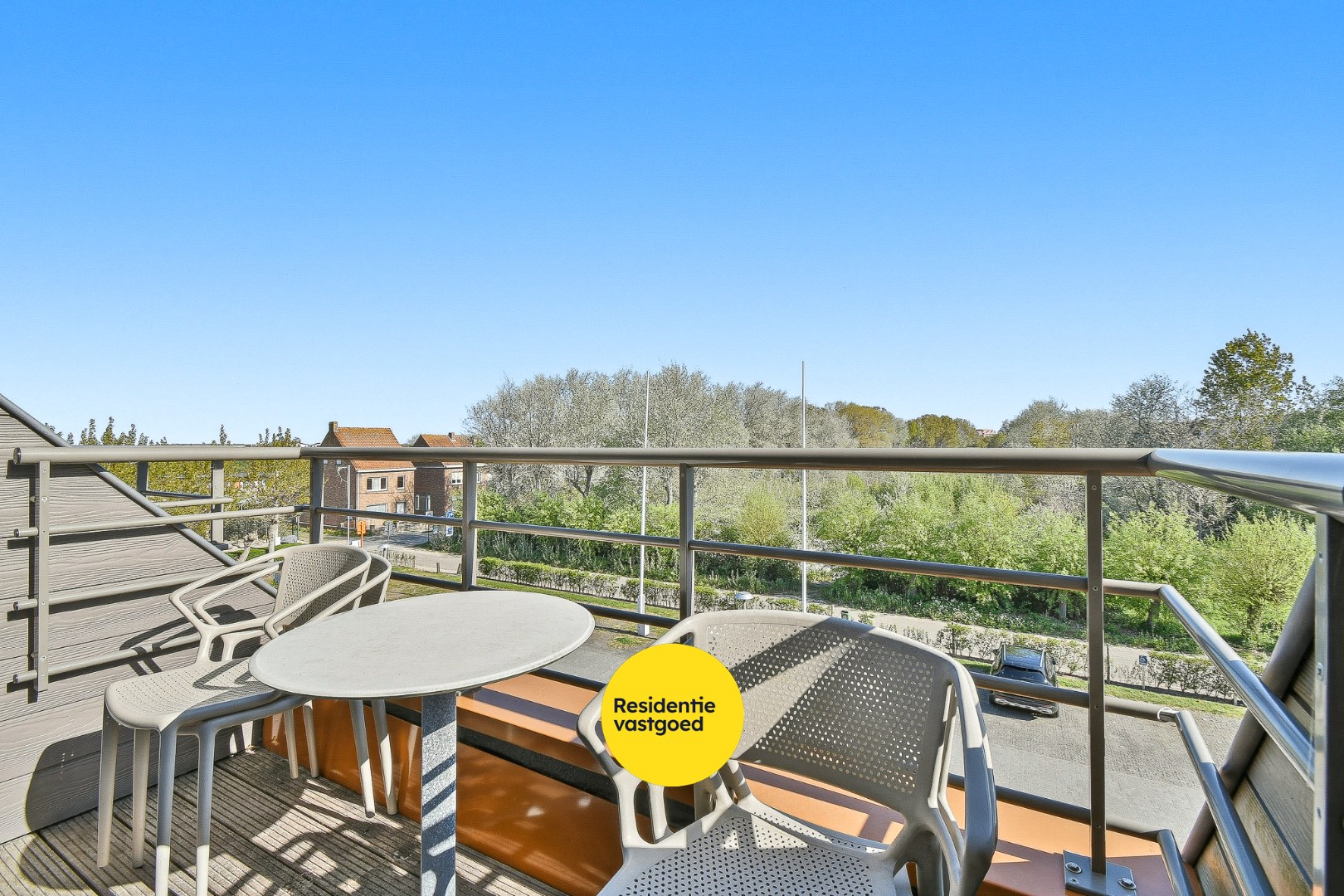 Vernieuwd gemeubeld vakantieappartement 