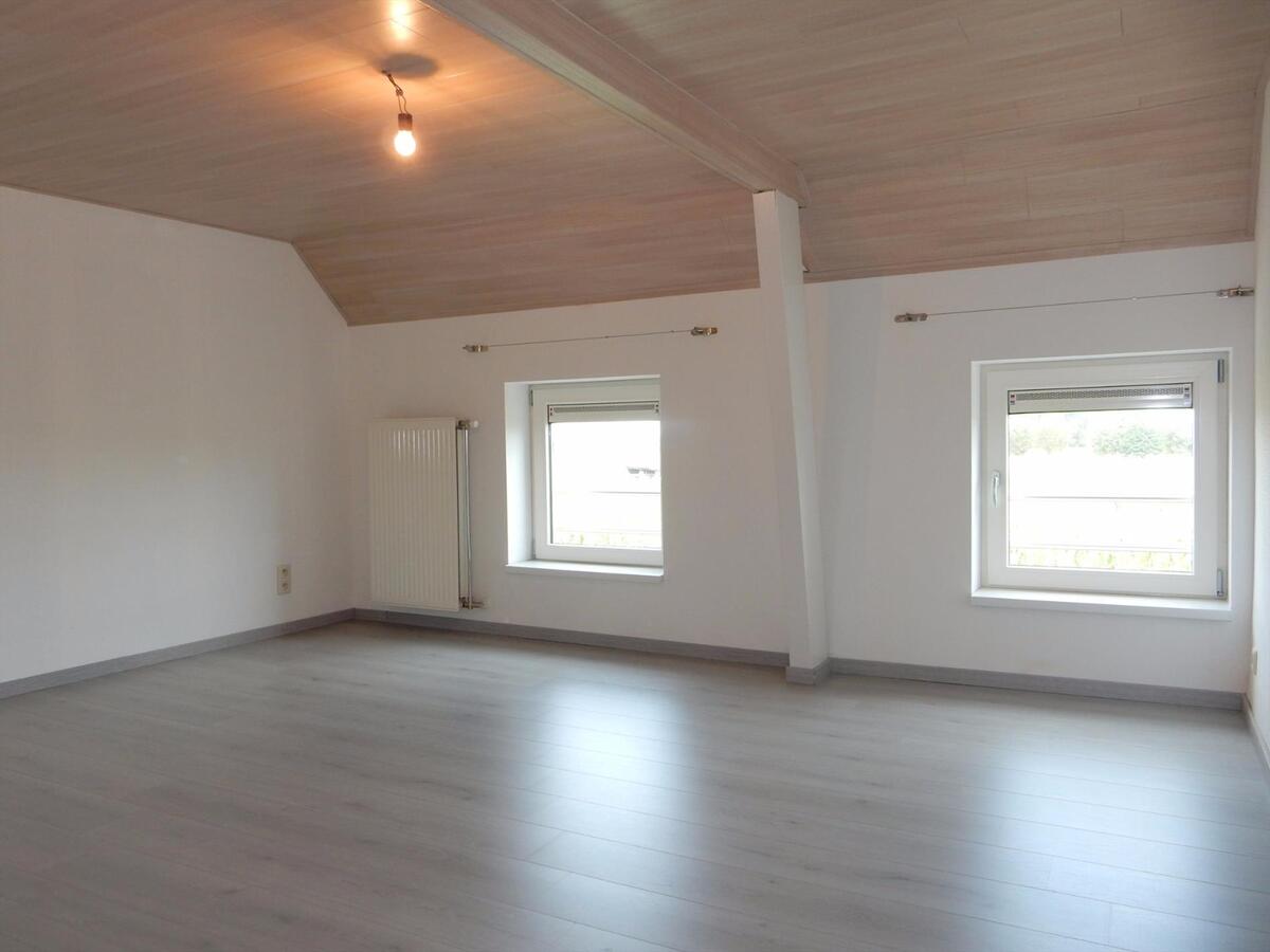 Half-open gerenoveerde woning 