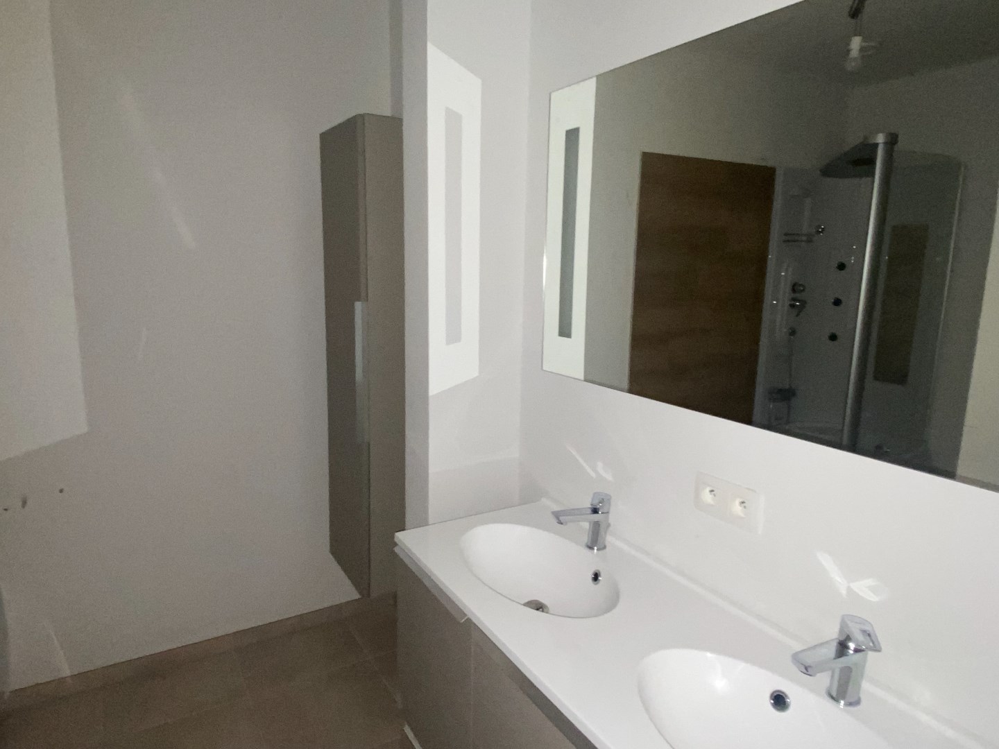 Gelijkvloers appartement met 2 slaapkamers 