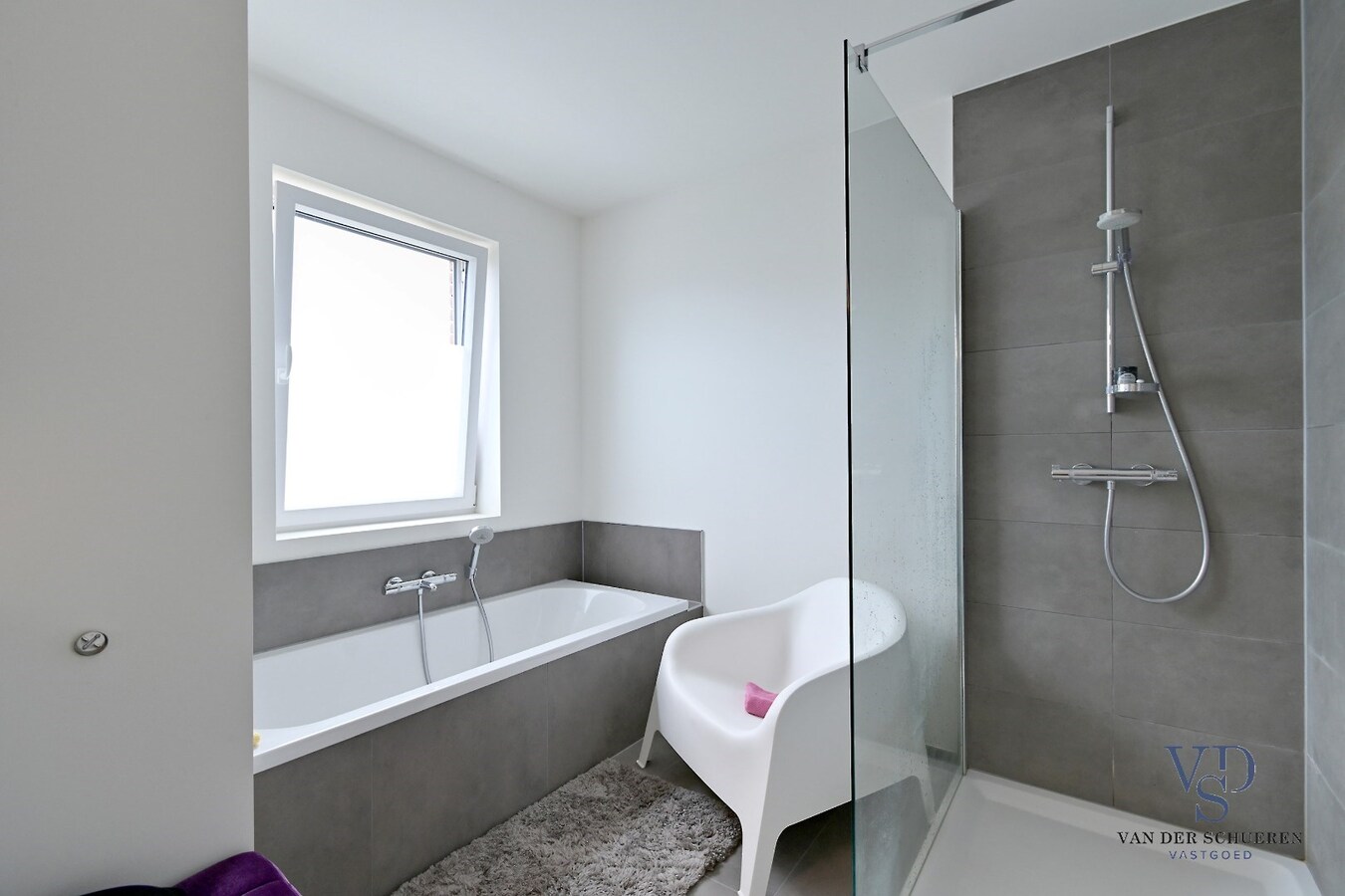 Unieke woning mét tuin in Eke. 