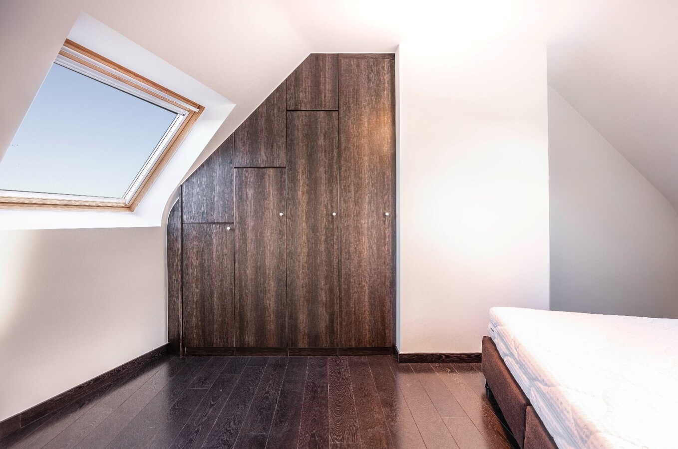 Lichtrijk duplexappartement met 3 slaapkamers en zongericht terras 