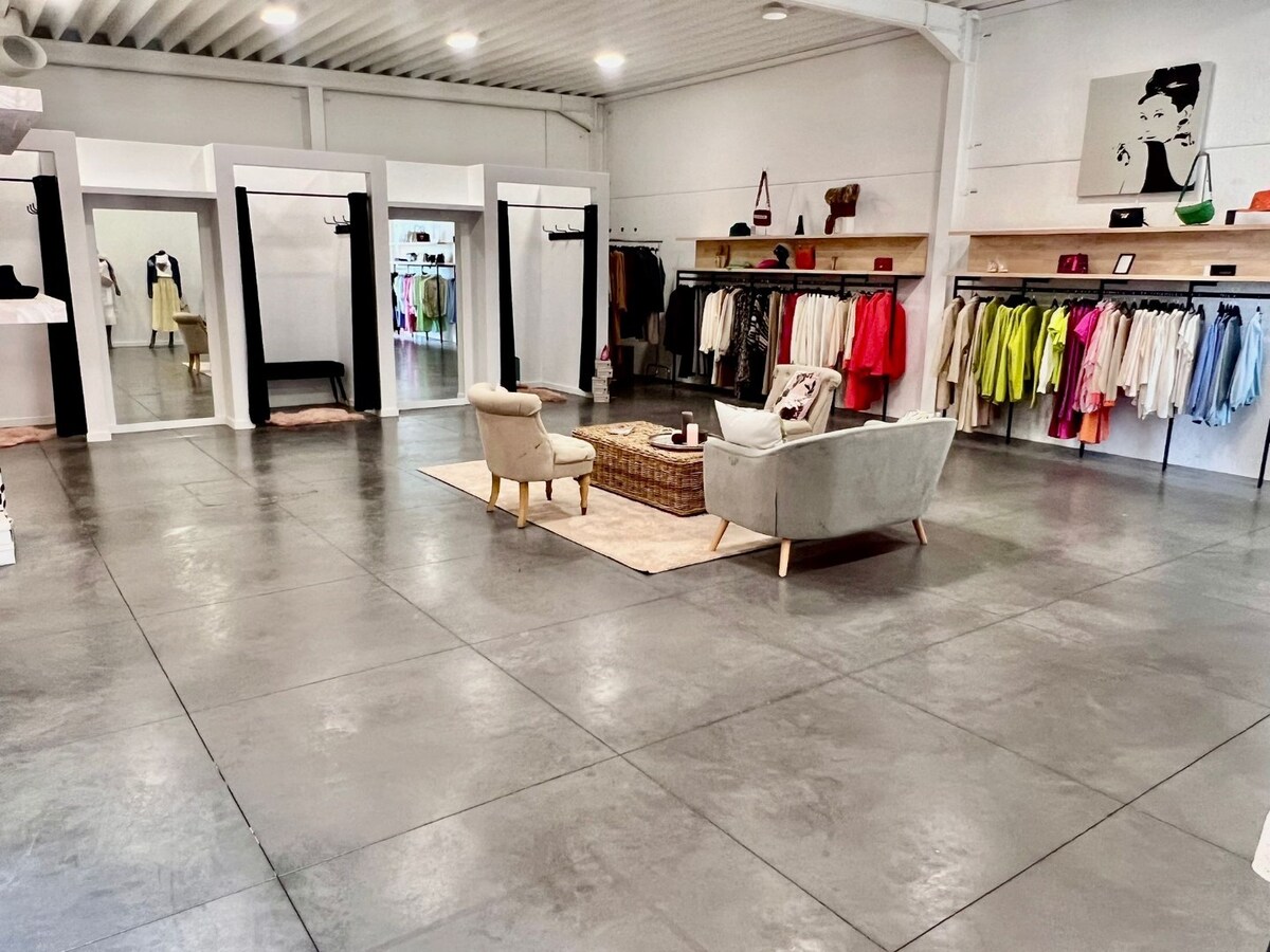 Ruime winkelruimte te huur in Moorslede, perfect voor diverse doeleinden! 