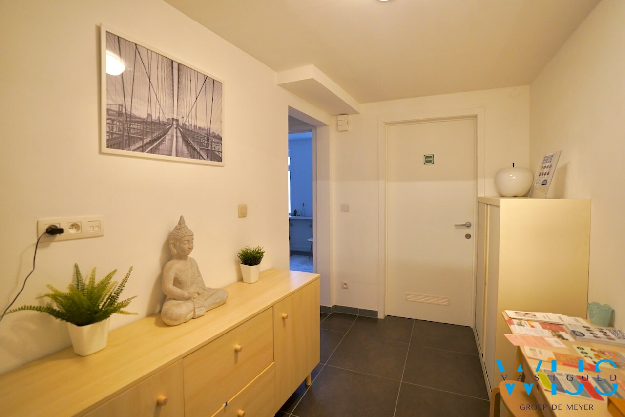 Zeer goed gelegen handelsruimte te CENTRUM EVERGEM ! 