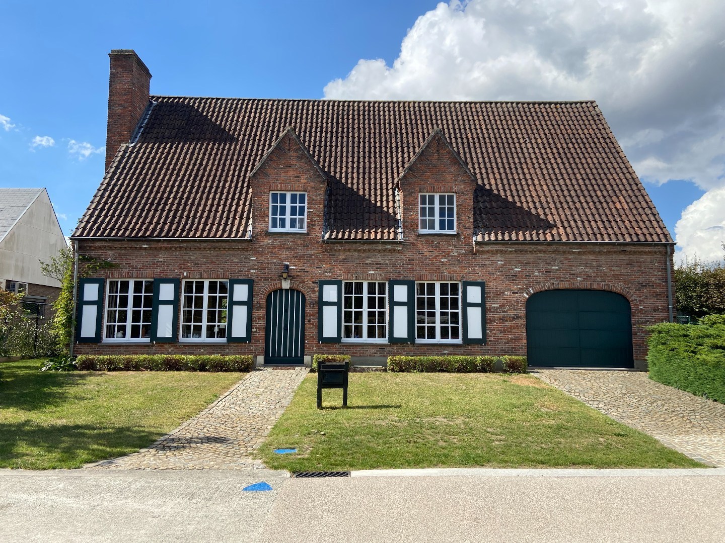 Charmante landelijke villa op een toplocatie in Waregem! 