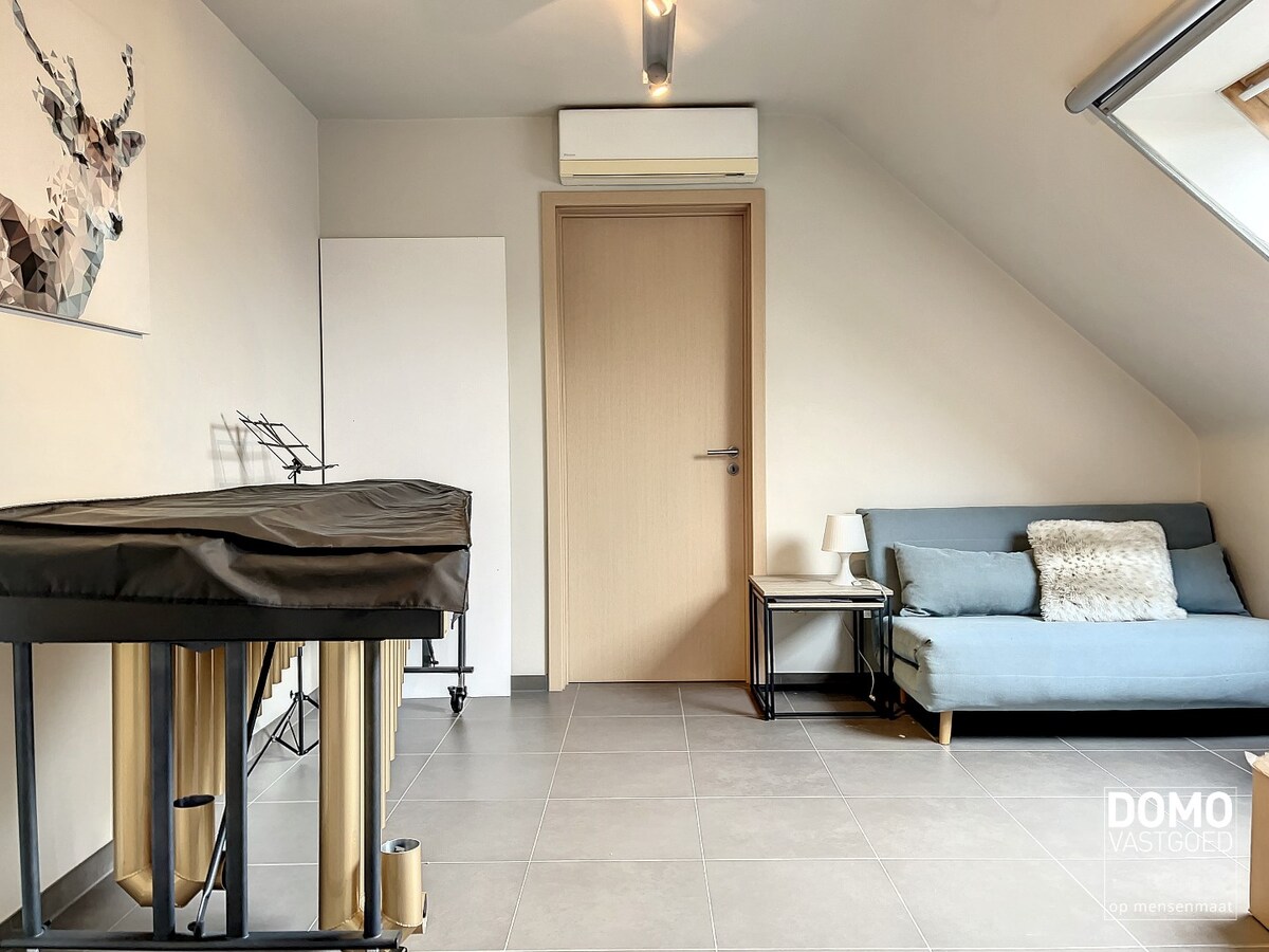 Instapklare en zeer ruime woning te Kuringen. 