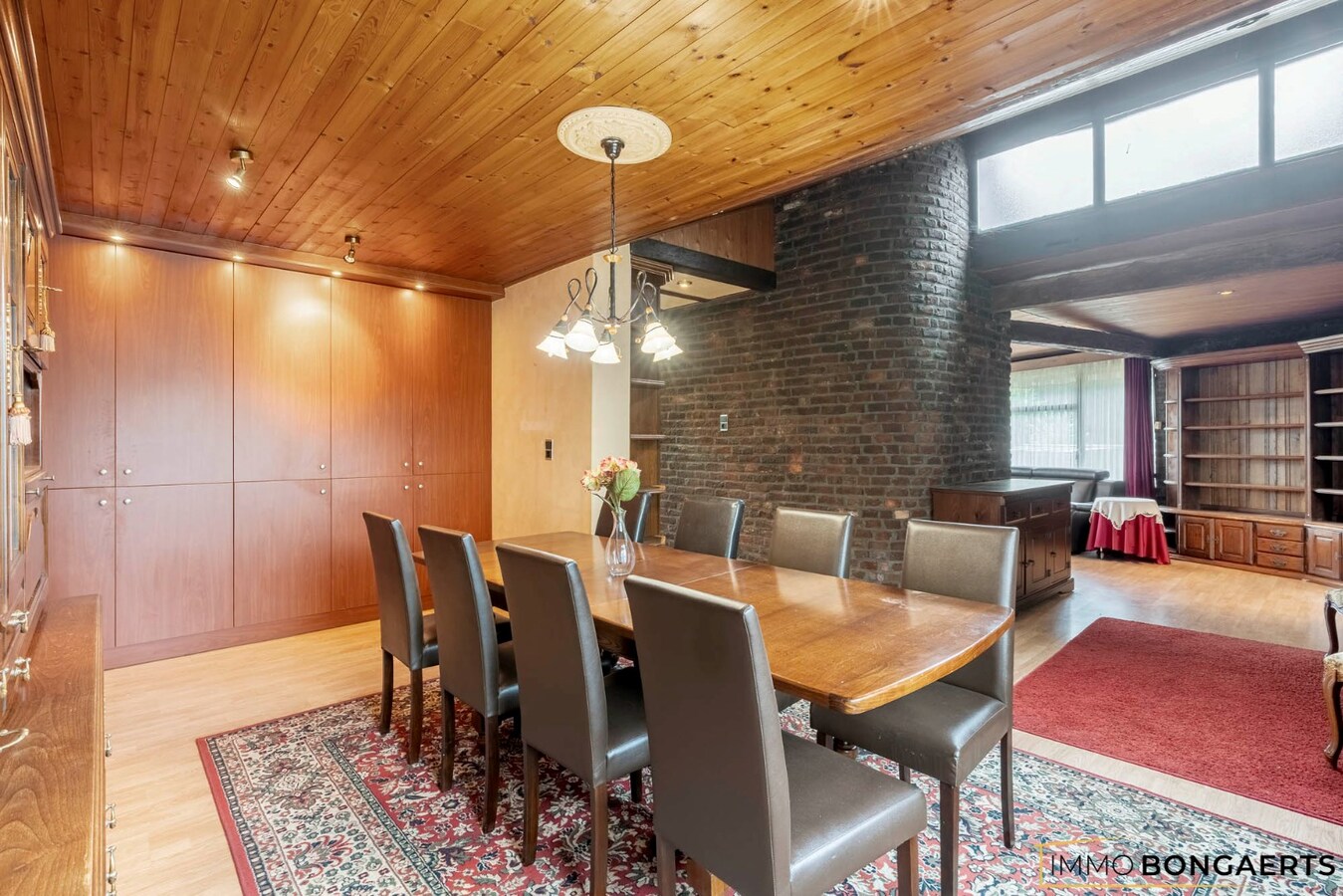 Ruime woning met vier slaapkamers 