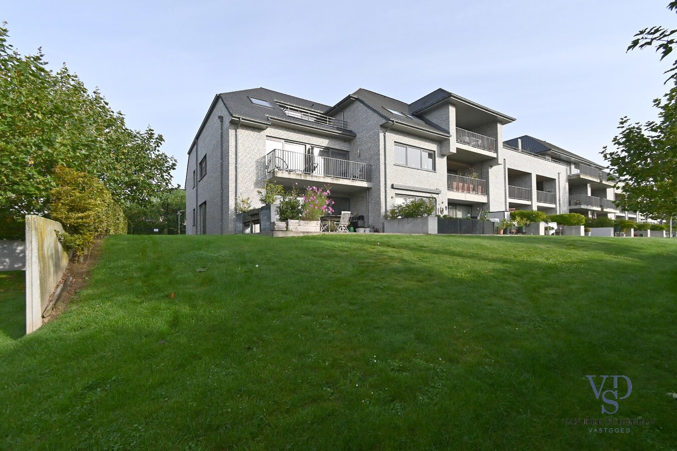 Luxueus, tijdloos wonen in Dikkelvenne. 