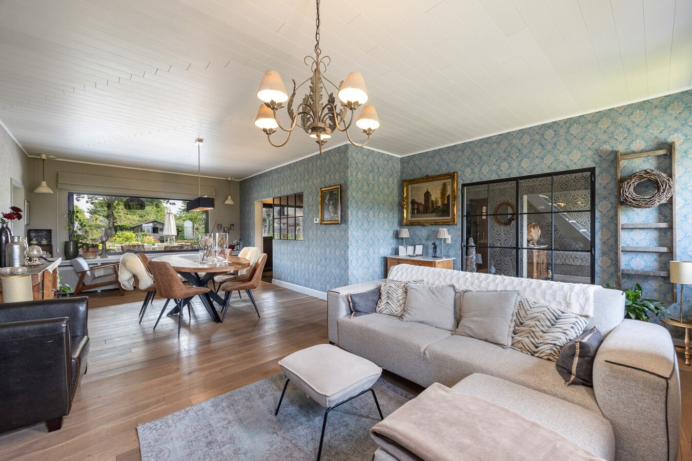 Karaktervolle hoeve op 945 meter-kangoeroewoning mogelijk 