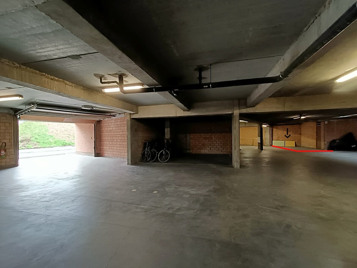 Staanplaats in het centrum van Heist. 