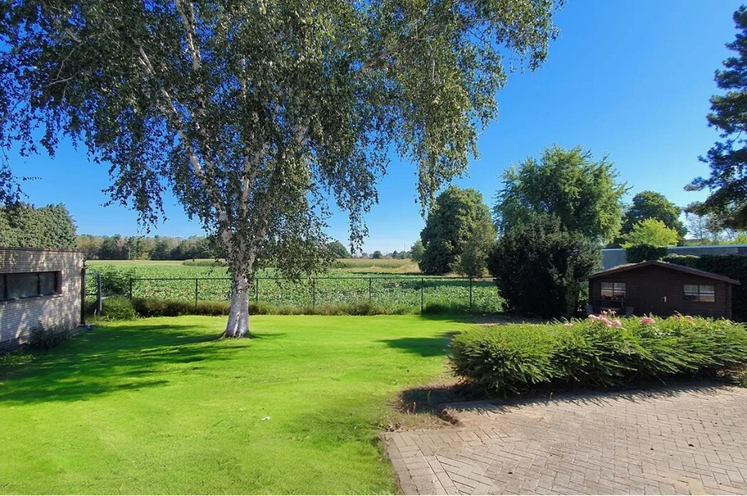 Ruime, gerenoveerde bungalow op perceel van 1032 m² 