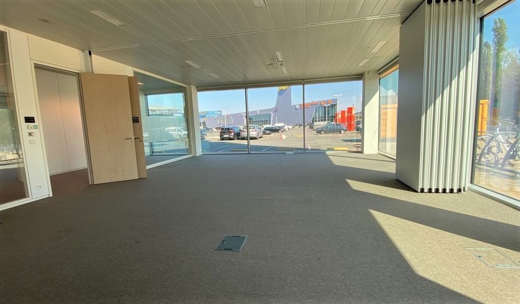 Kantoren te huur in Blue Towers vlakbij klaverblad in Gent