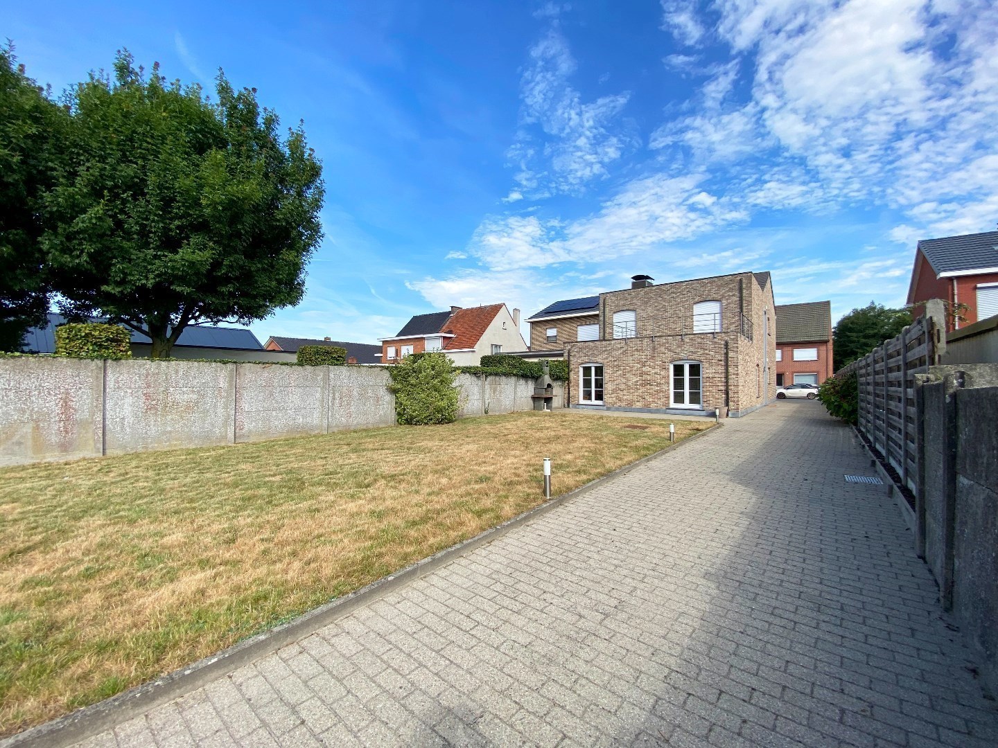 Afgesloten garage nabij het centrum van Geel 