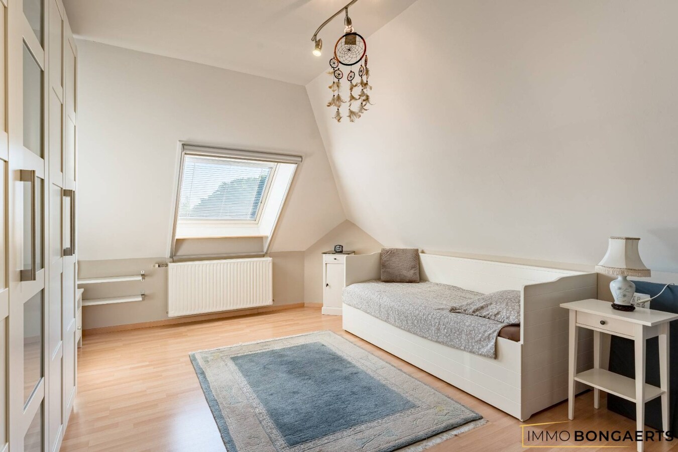 Bijzonder ruime woning op een uitzonderlijk perceel van maar liefst 16 are 