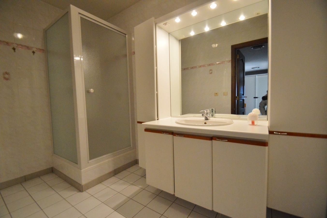 Lichtrijk hoekappartement vlakbij het centrum - Heist 